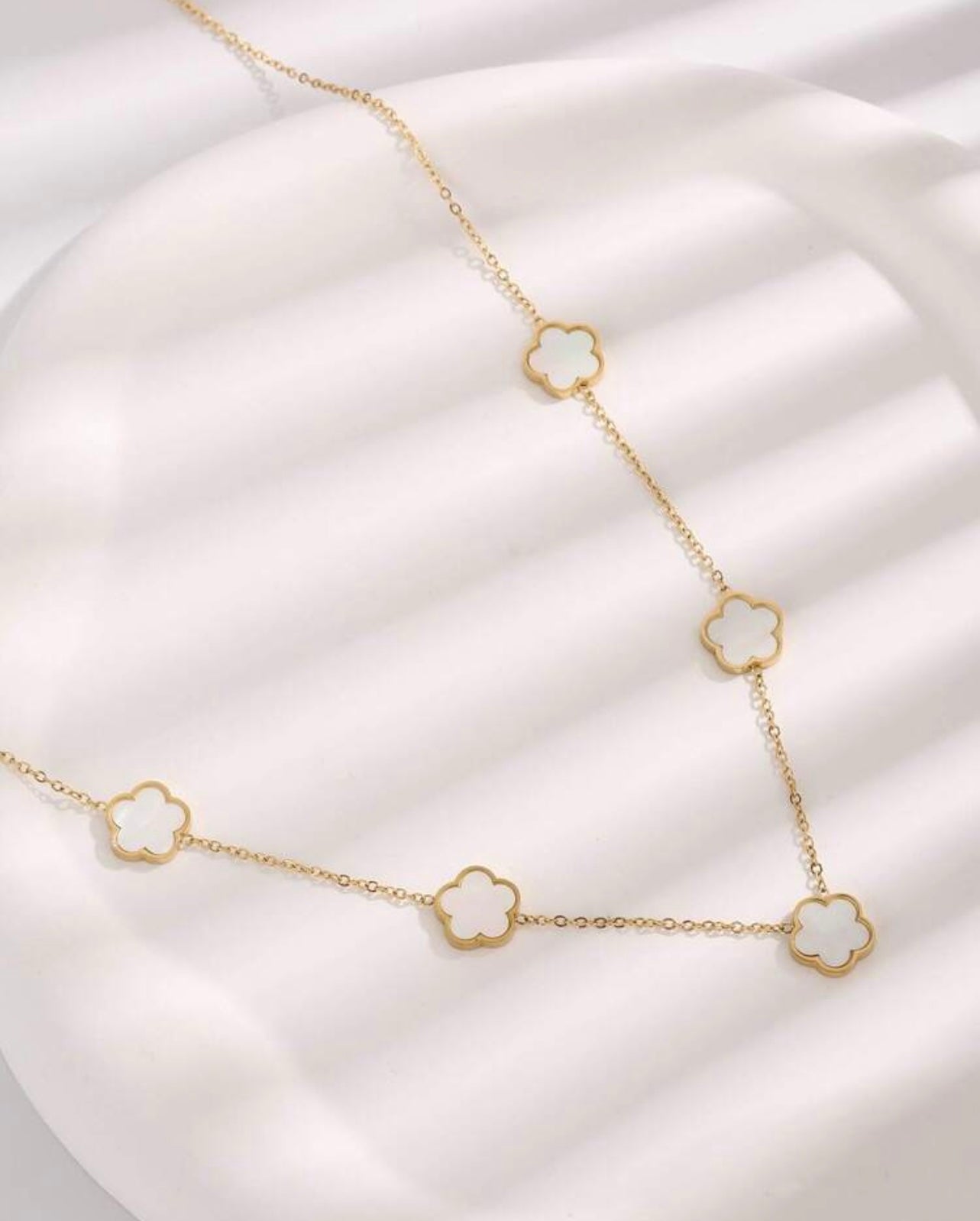 Flower necklace