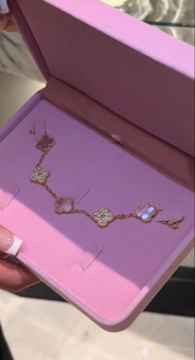 10 motif clover necklace | Pink Pearl