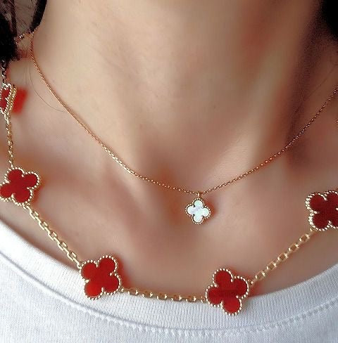 10 motif clover necklace | Carnelian